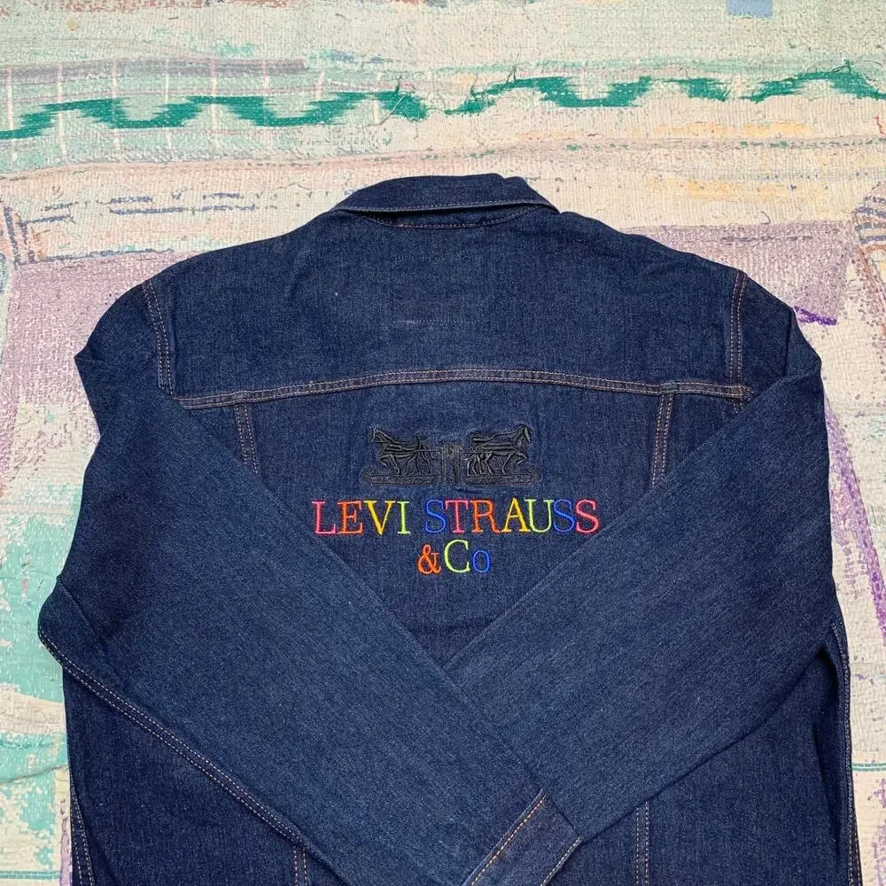 NWT Levi's Type III Trucker Jacket - Rinse/Navy Embroidered XL
